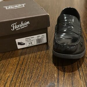 Boys Black Florsheim Croquet Penny Loafers Shoes / Size 6M